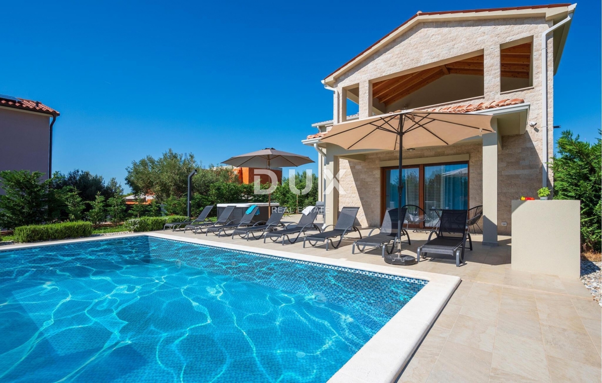 ISTRIA, LABIN - Casa con piscina e vista mare