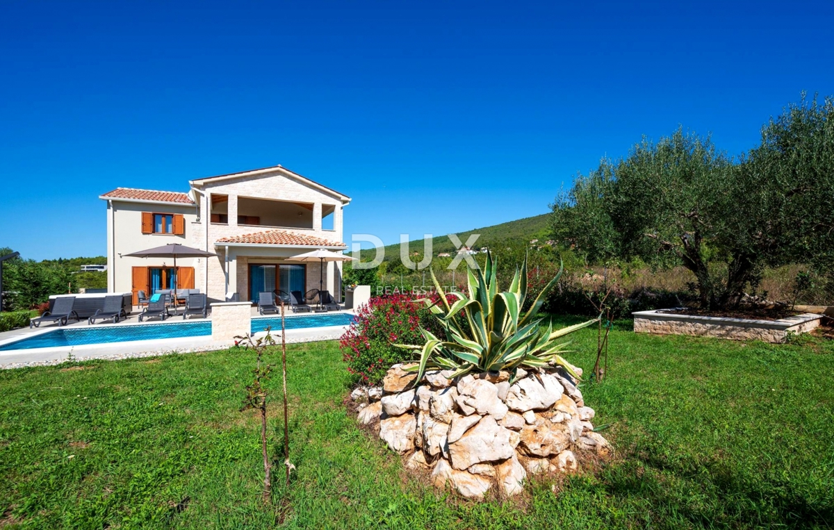 ISTRIA, LABIN - Casa con piscina e vista mare