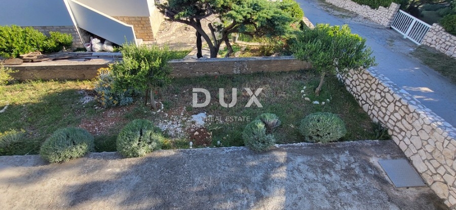 ISOLA DI PAG, KOŠLJUN - casa familiare al mare