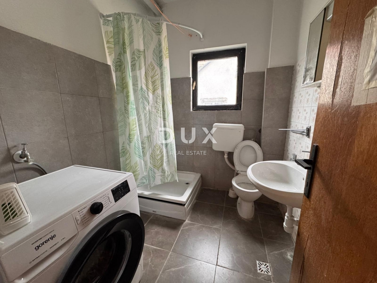 ZAGABRIA, DONJA DUBRAVA - due case in una posizione tranquilla