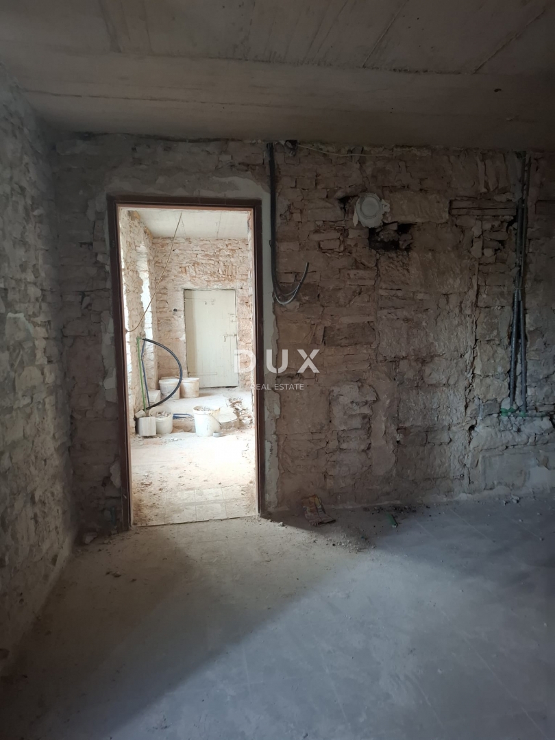 ISTRIA, BALE - casa e edificio ausiliario nel centro