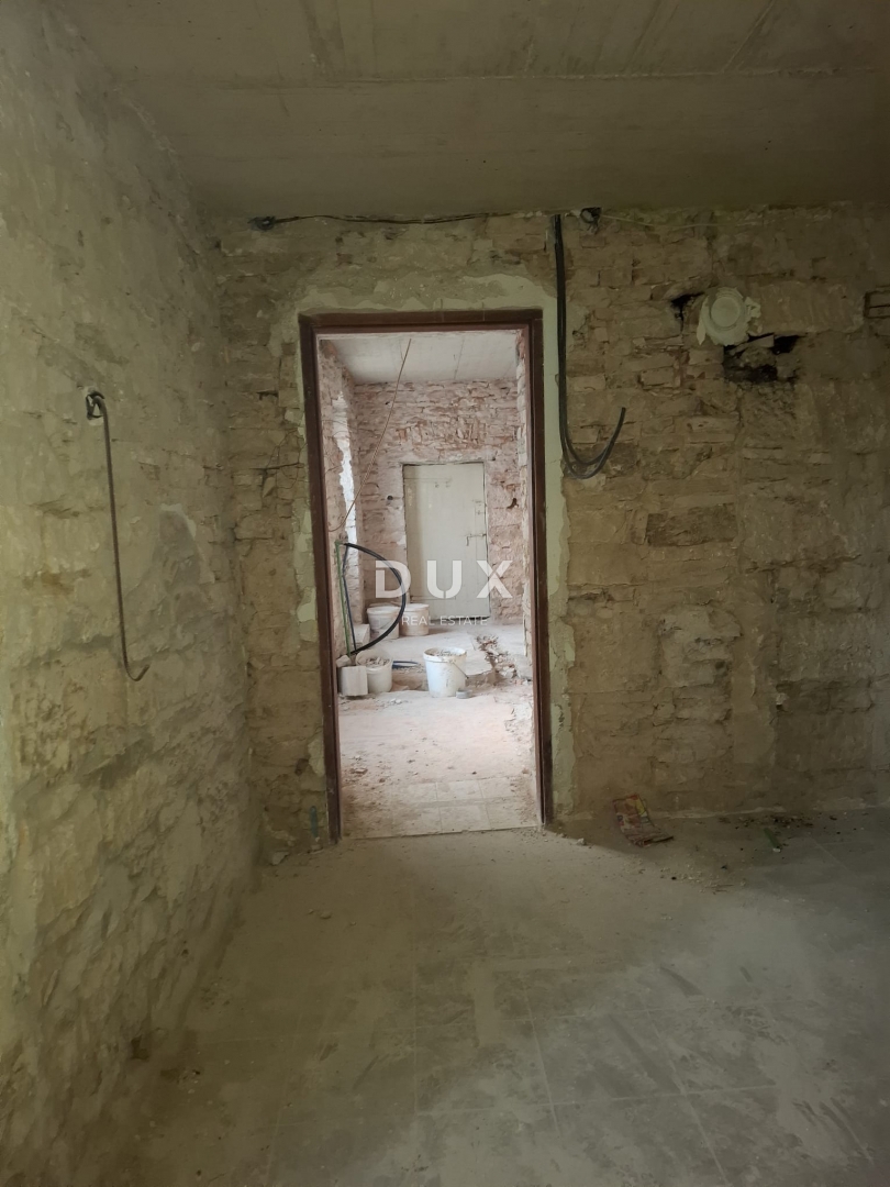 ISTRIA, BALE - casa e edificio ausiliario nel centro