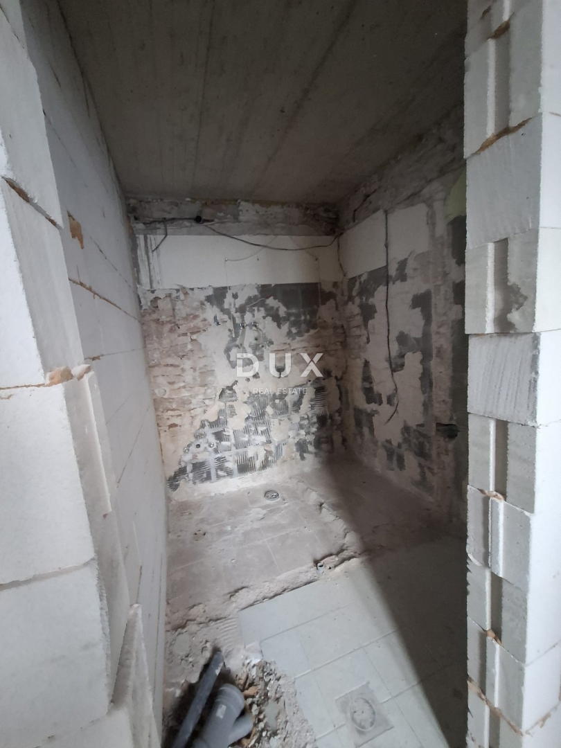 ISTRIA, BALE - casa e edificio ausiliario nel centro