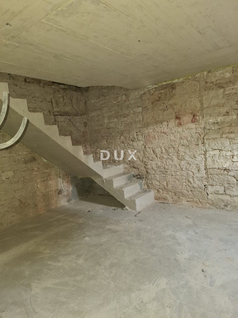 ISTRIA, BALE - casa e edificio ausiliario nel centro