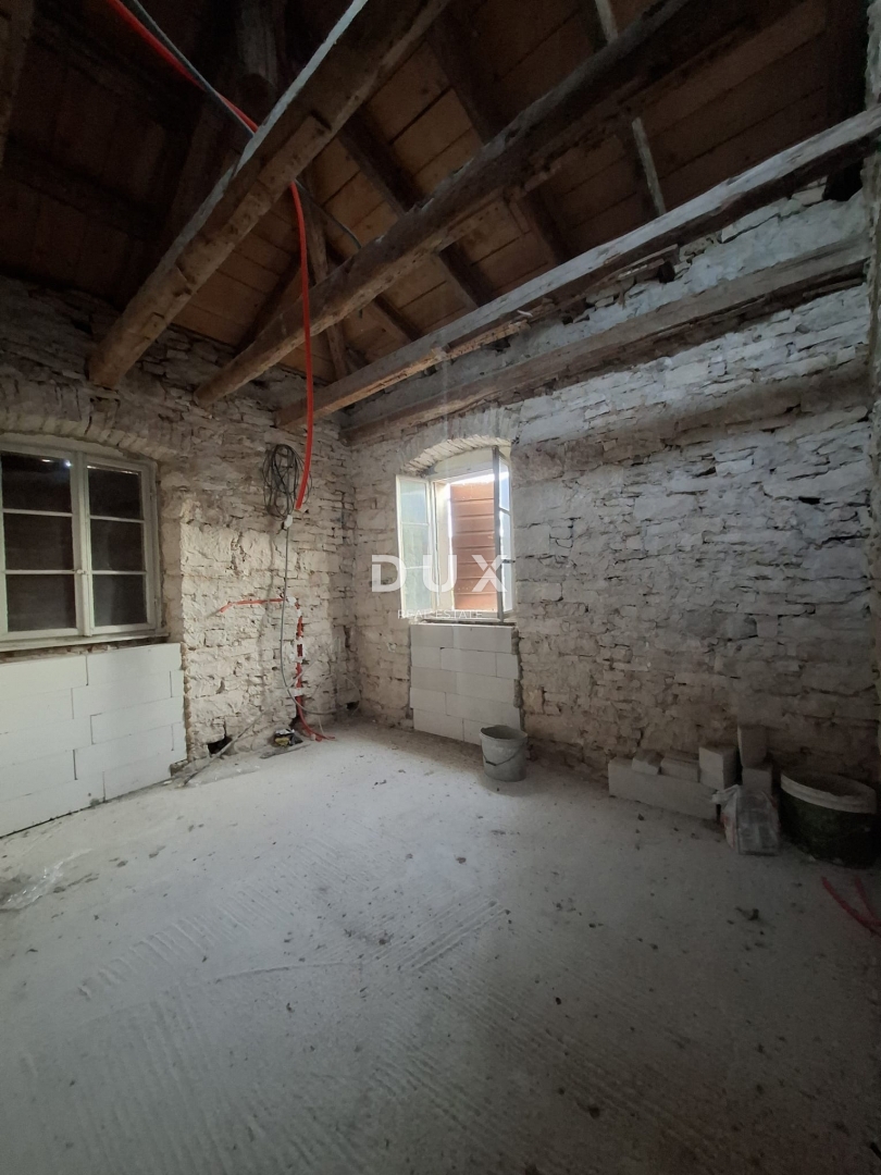 ISTRIA, BALE - casa e edificio ausiliario nel centro