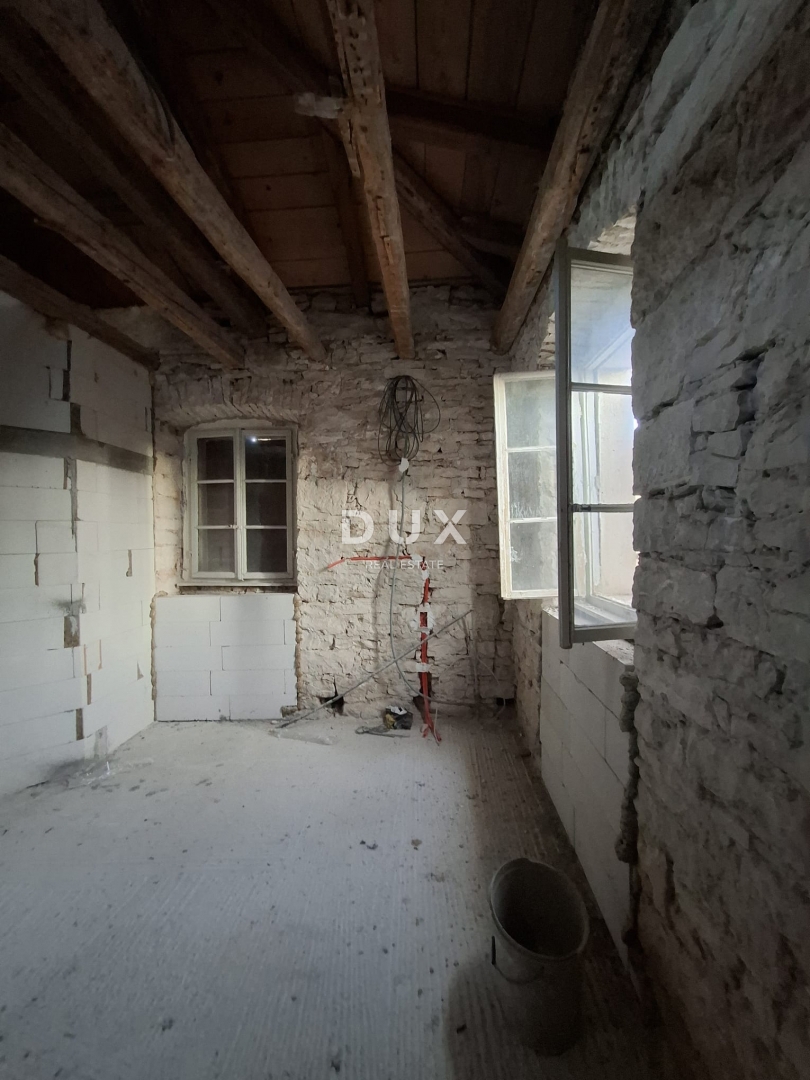 ISTRIA, BALE - casa e edificio ausiliario nel centro