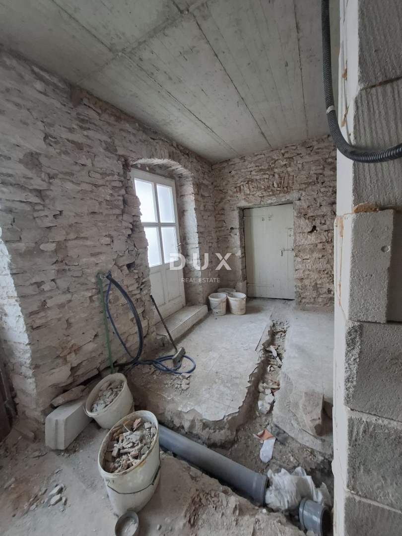 ISTRIA, BALE - casa e edificio ausiliario nel centro