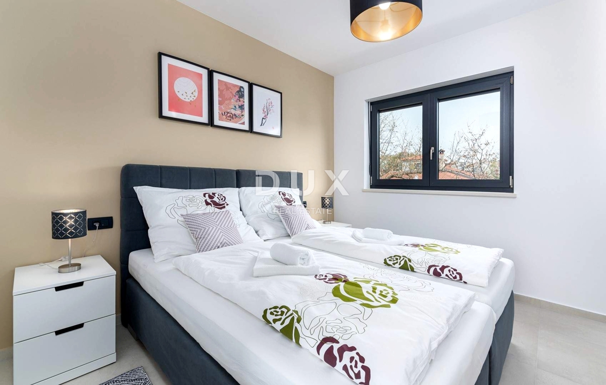 ISTRIA, PARENZO - Casa moderna con piscina