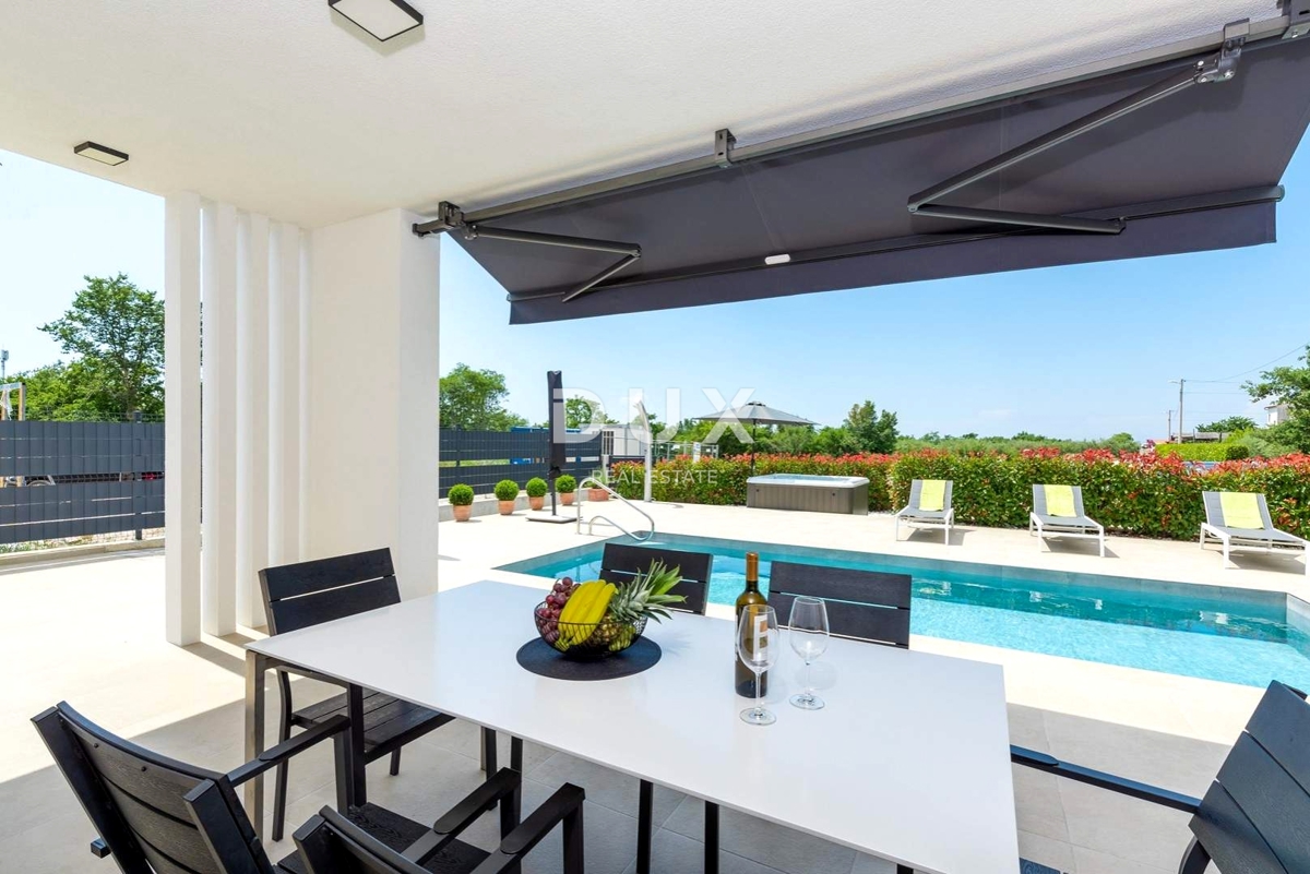 ISTRIA, PARENZO - Casa moderna con piscina