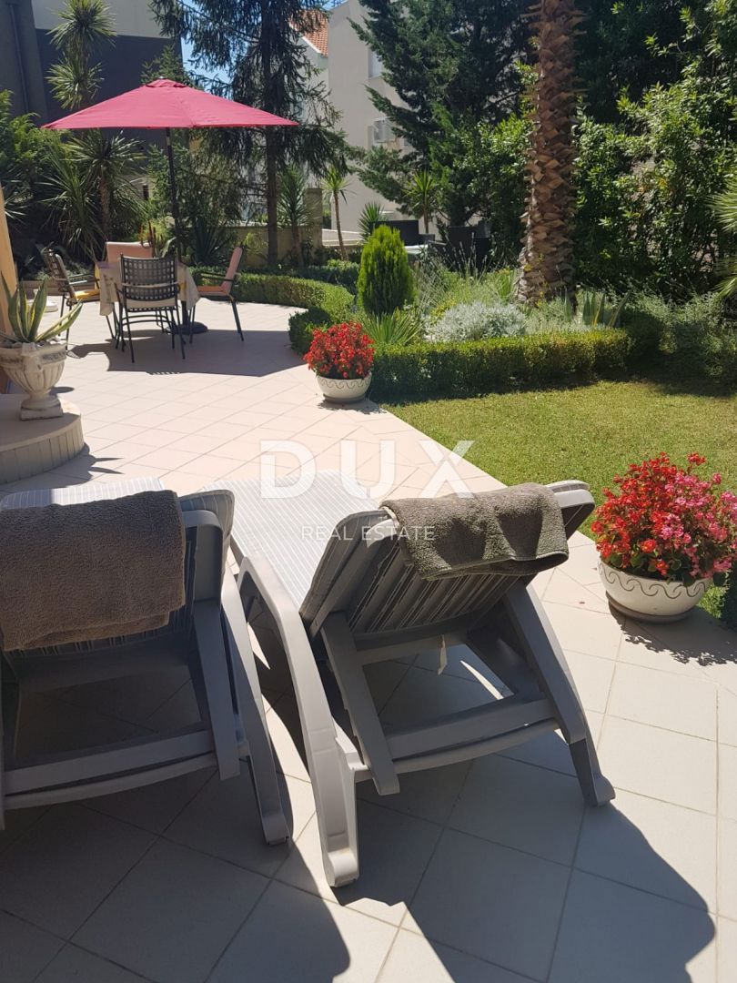 ZARA, BORIK - OCCASIONE! Villa con 4 spaziosi appartamenti e vista mare!