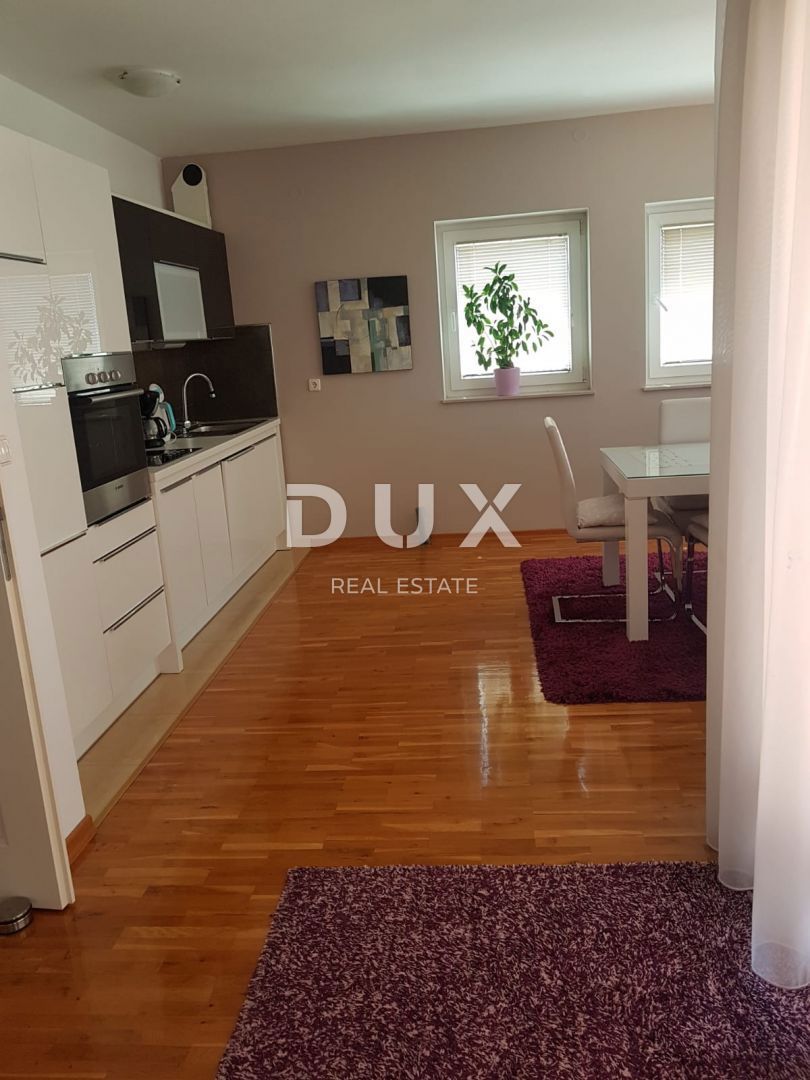 ZARA, BORIK - OCCASIONE! Villa con 4 spaziosi appartamenti e vista mare!