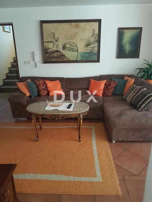 ZARA, BORIK - OCCASIONE! Villa con 4 spaziosi appartamenti e vista mare!