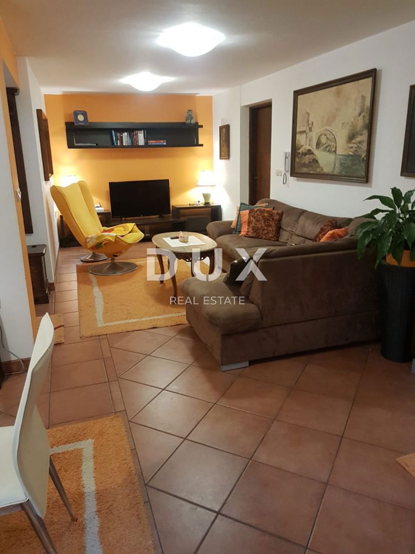 ZARA, BORIK - OCCASIONE! Villa con 4 spaziosi appartamenti e vista mare!