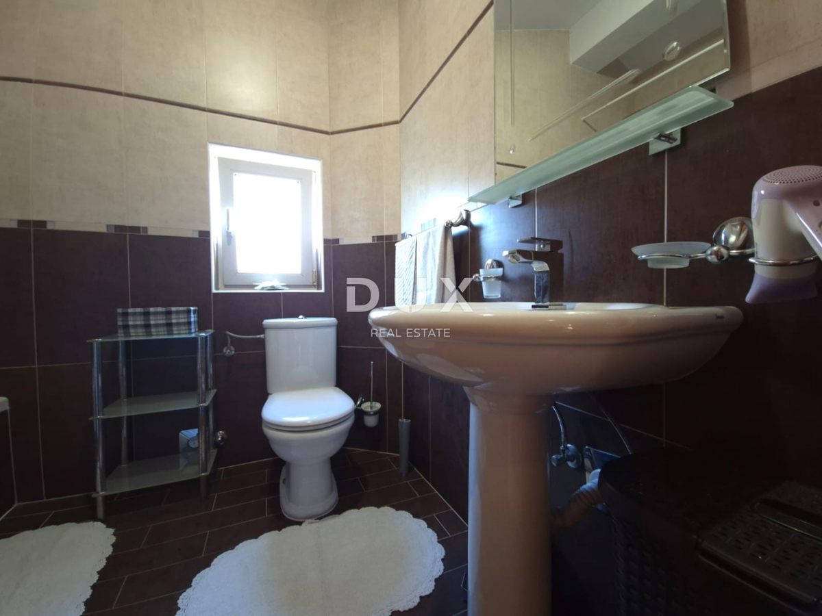 ZARA, BORIK - OCCASIONE! Villa con 4 spaziosi appartamenti e vista mare!