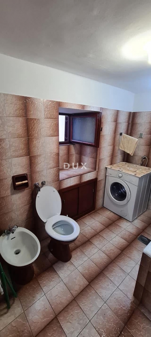 RIJEKA, ČAVLE - casa indipendente con garage