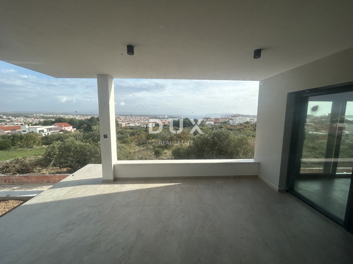 SEBENICO, VODICE - Casa bifamiliare con piscina e vista panoramica sul mare e su Vodice