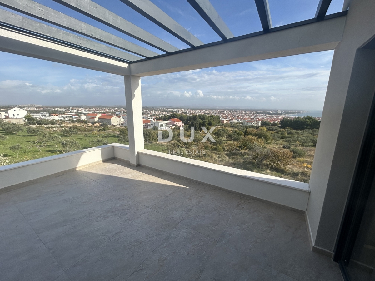 SEBENICO, VODICE - Casa bifamiliare con piscina e vista panoramica sul mare e su Vodice