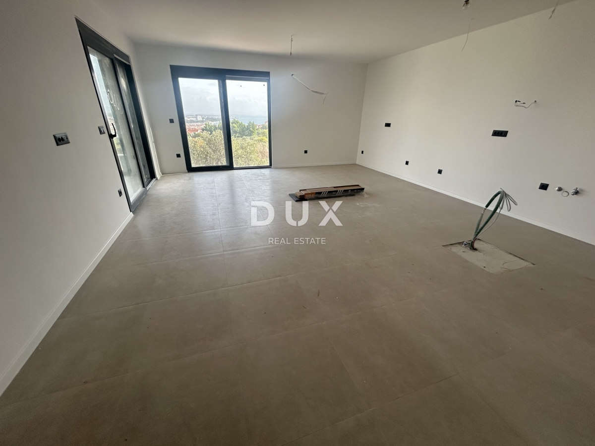 SEBENICO, VODICE - Casa bifamiliare con piscina e vista panoramica sul mare e su Vodice