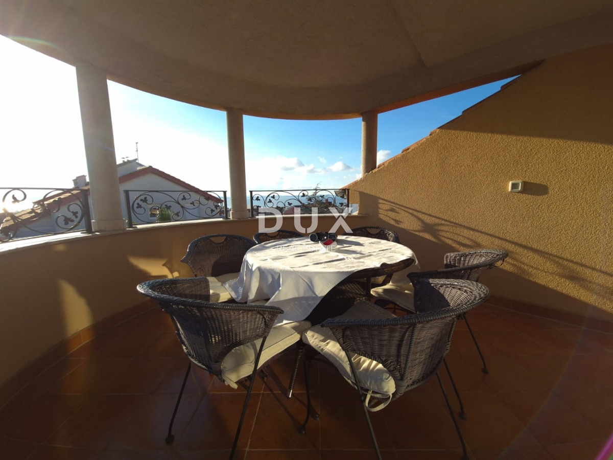 ZARA, BORIK - OCCASIONE! Villa con 4 spaziosi appartamenti e vista mare!