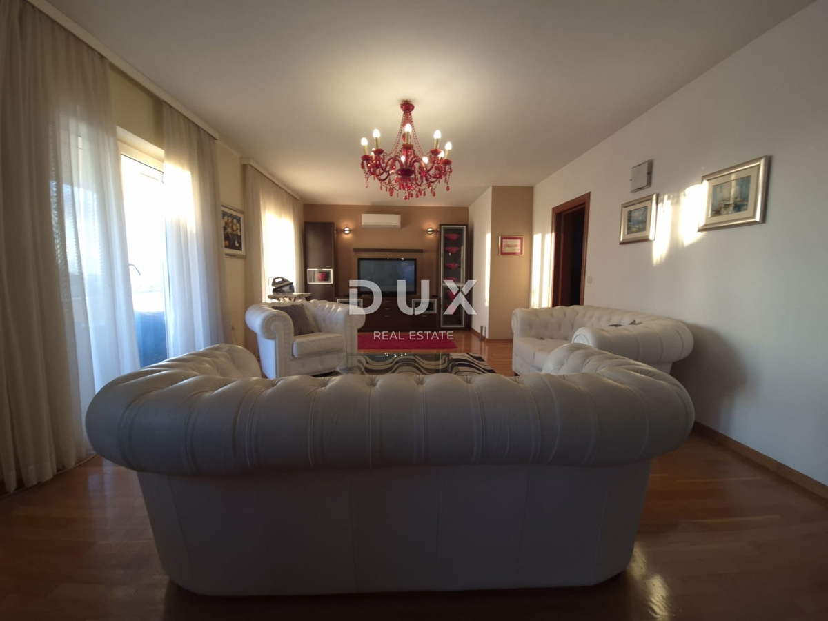 ZARA, BORIK - OCCASIONE! Villa con 4 spaziosi appartamenti e vista mare!