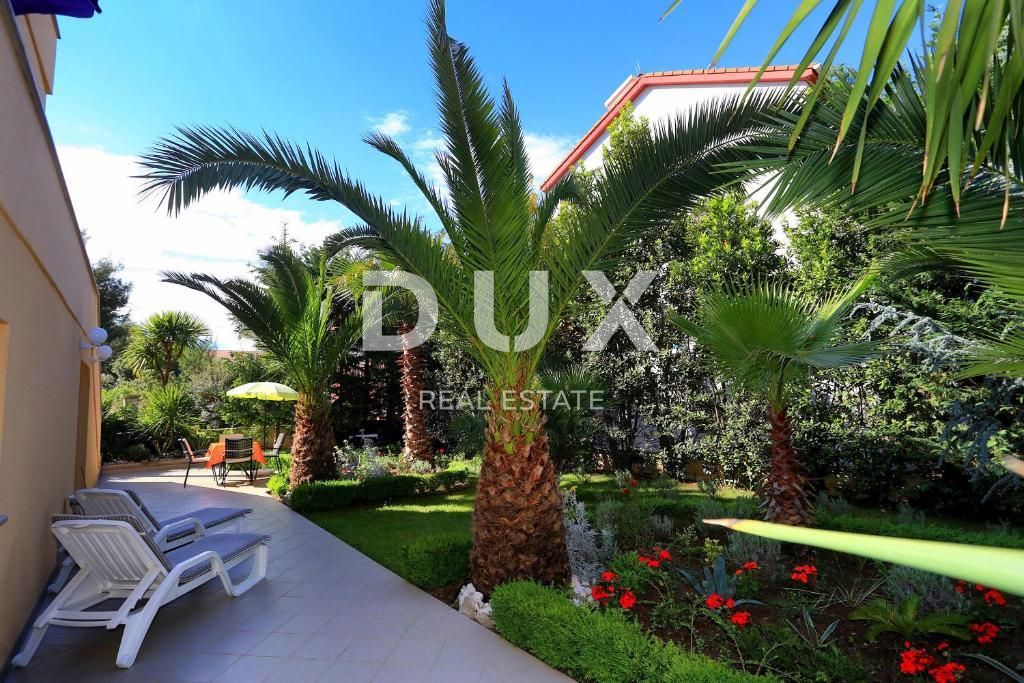 ZARA, BORIK - OCCASIONE! Villa con 4 spaziosi appartamenti e vista mare!