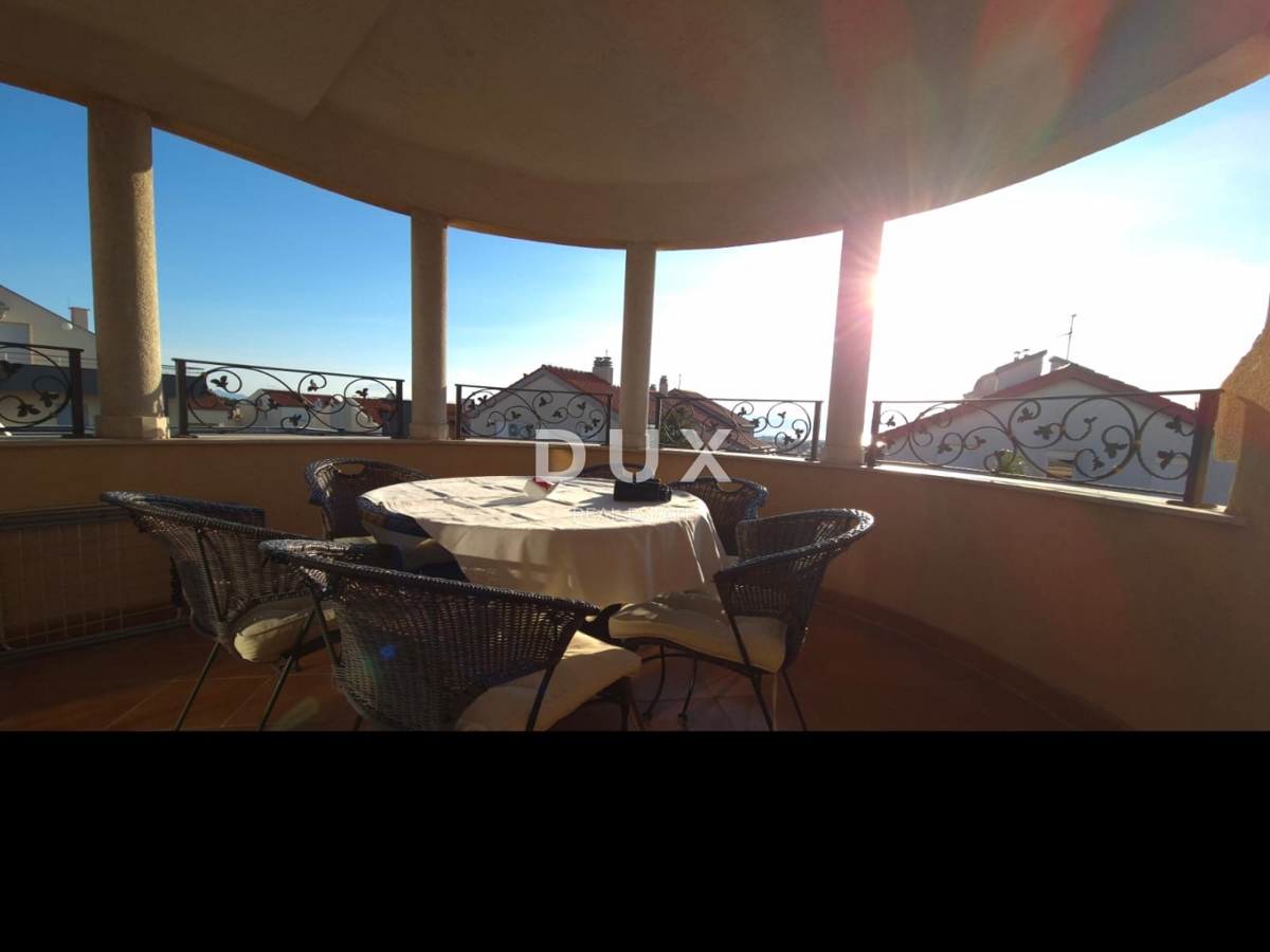 ZARA, BORIK - OCCASIONE! Villa con 4 spaziosi appartamenti e vista mare!