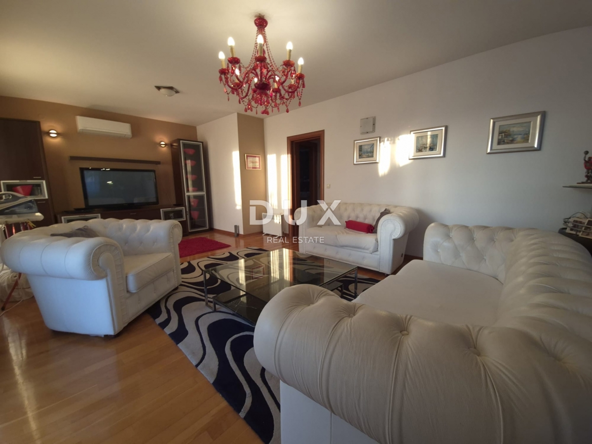 ZARA, BORIK - OCCASIONE! Villa con 4 spaziosi appartamenti e vista mare!