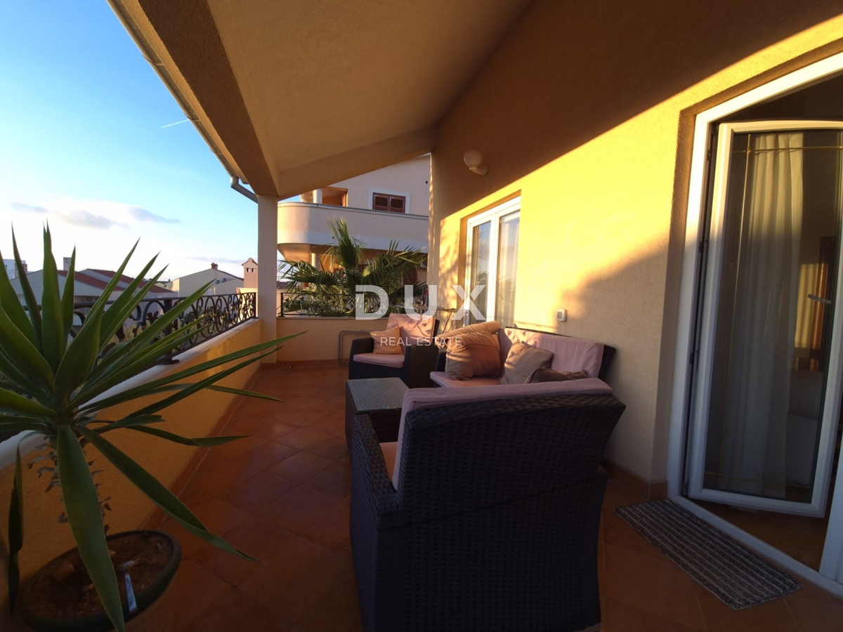 ZARA, BORIK - OCCASIONE! Villa con 4 spaziosi appartamenti e vista mare!