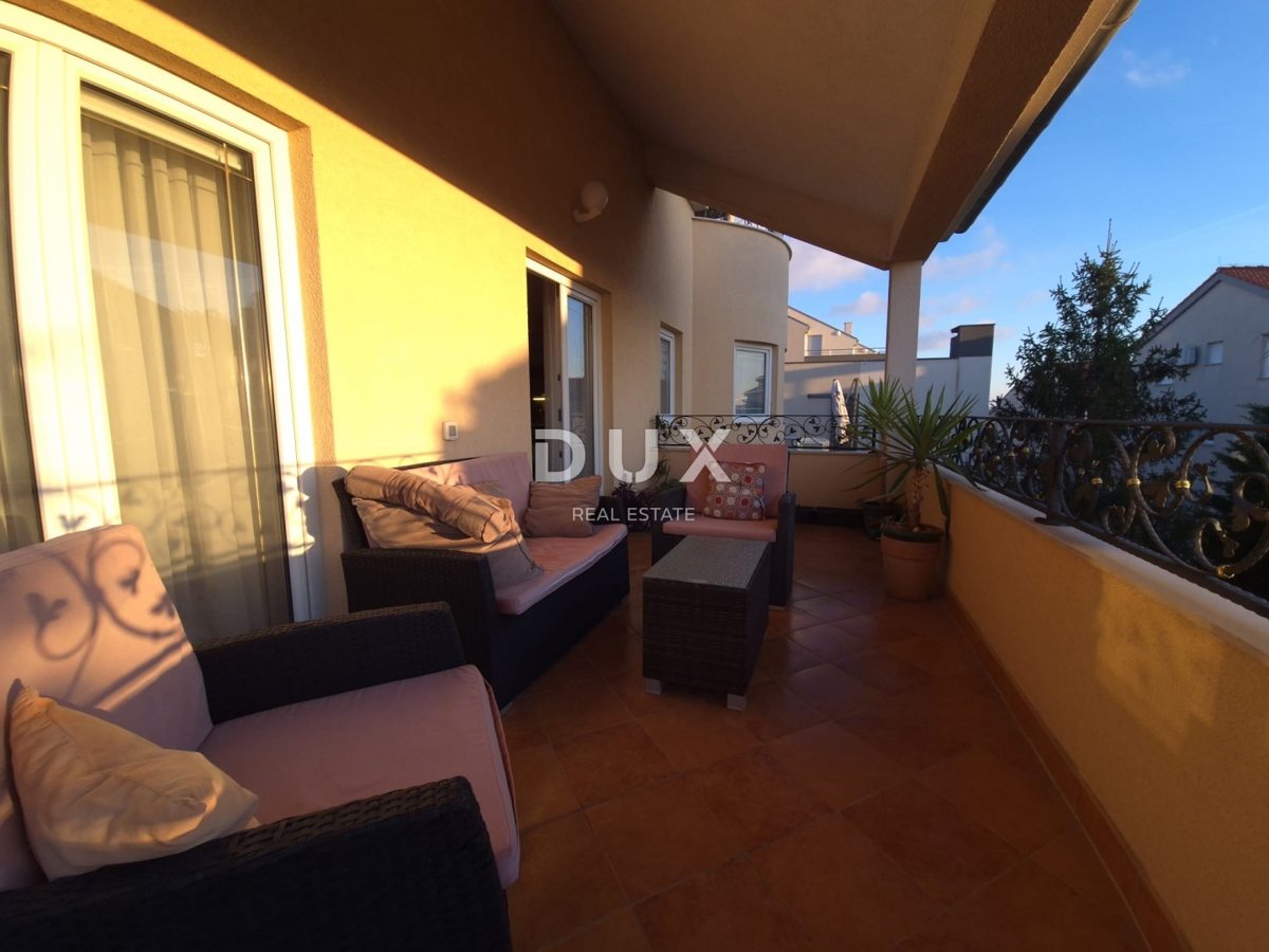 ZARA, BORIK - OCCASIONE! Villa con 4 spaziosi appartamenti e vista mare!