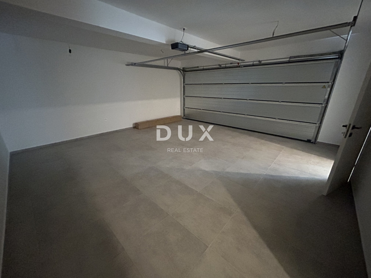 ISOLA DI MURTER, BETINA - Villa moderna con piscina e vista mare