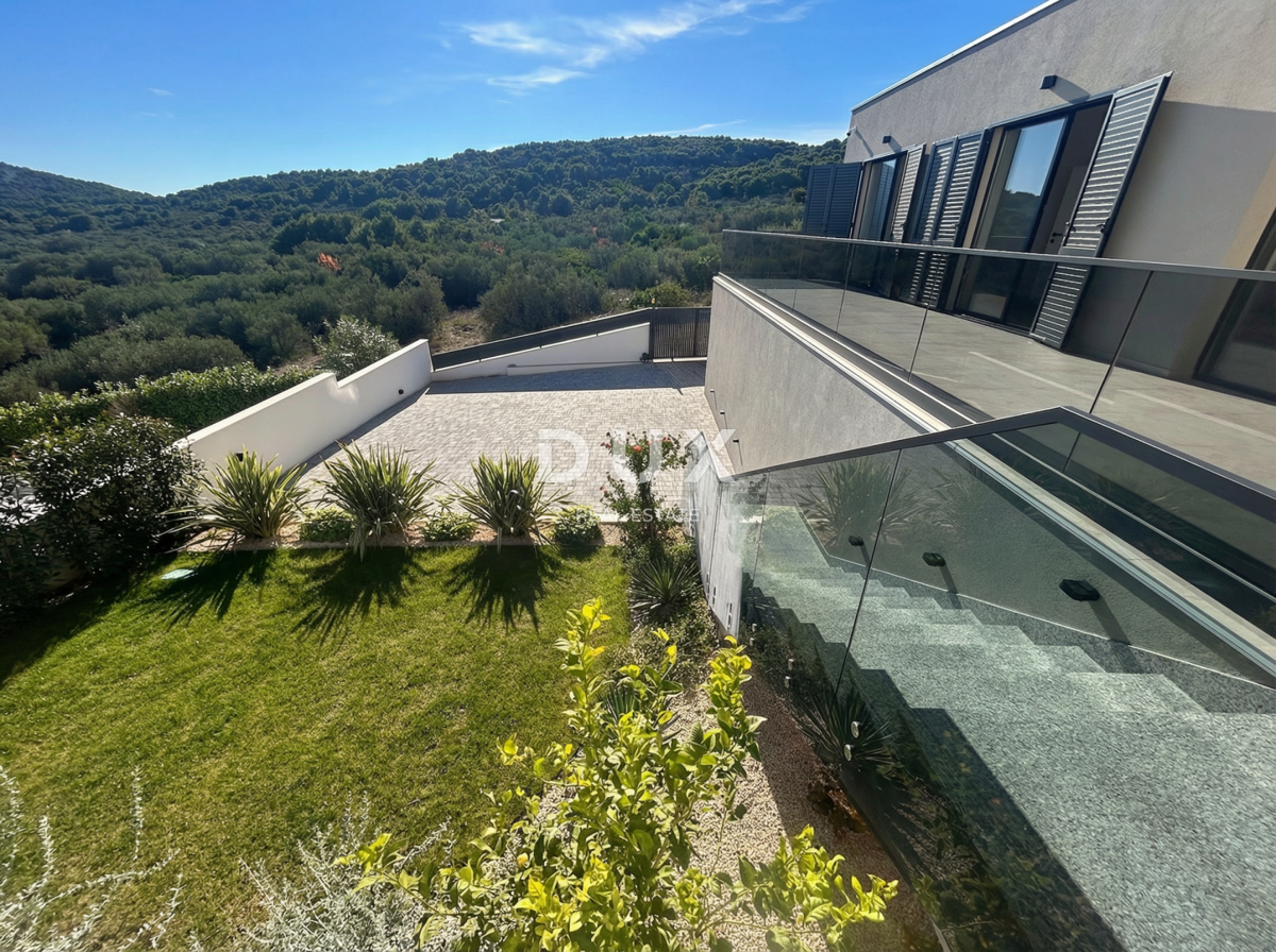 ISOLA DI MURTER, BETINA - Villa moderna con piscina e vista mare