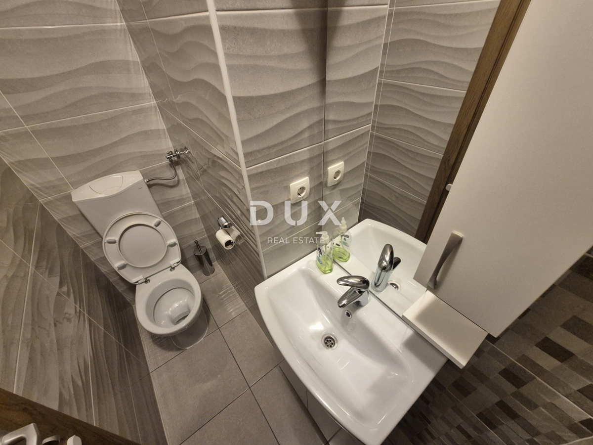 ŠIBENIK, PIROVAC - Casa con 3 grandi appartamenti, ampio cortile e posizione eccellente, a 300 m dal mare!