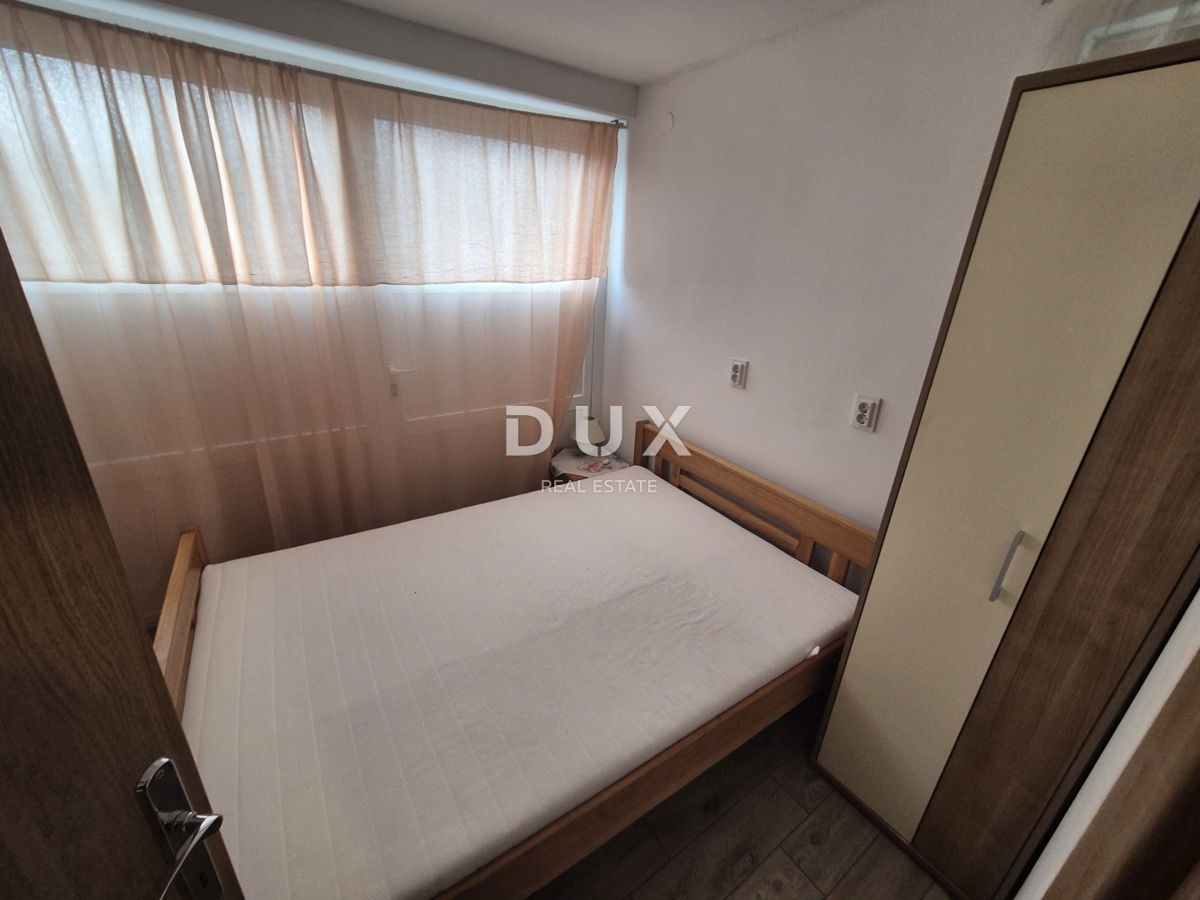 ŠIBENIK, PIROVAC - Casa con 3 grandi appartamenti, ampio cortile e posizione eccellente, a 300 m dal mare!