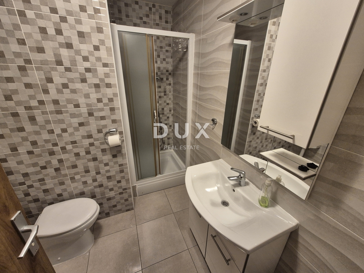 ŠIBENIK, PIROVAC - Casa con 3 grandi appartamenti, ampio cortile e posizione eccellente, a 300 m dal mare!