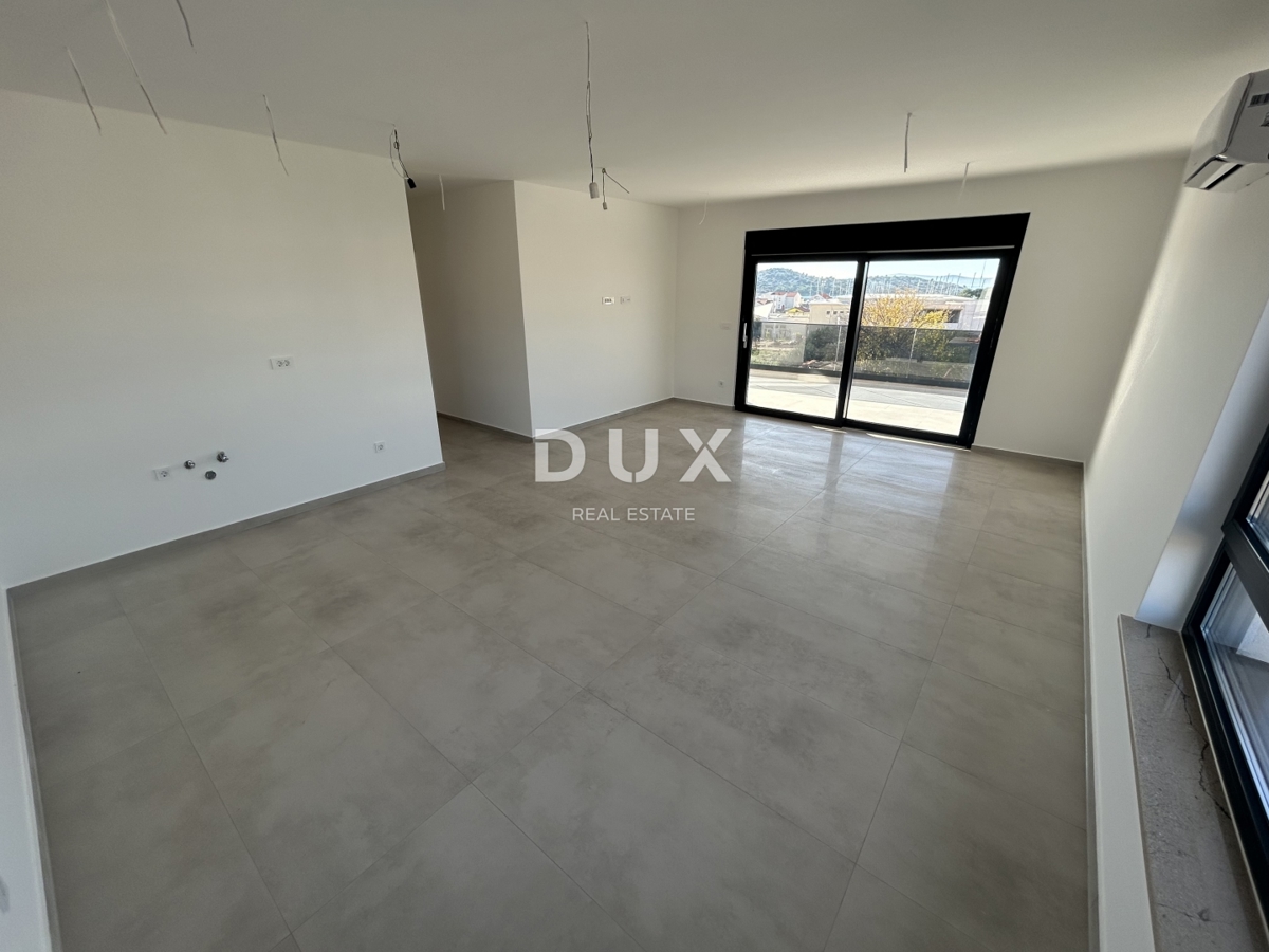 SEBENICO, TRIBUNJ – Appartamento in un nuovo edificio con vista mare! OCCASIONE!
