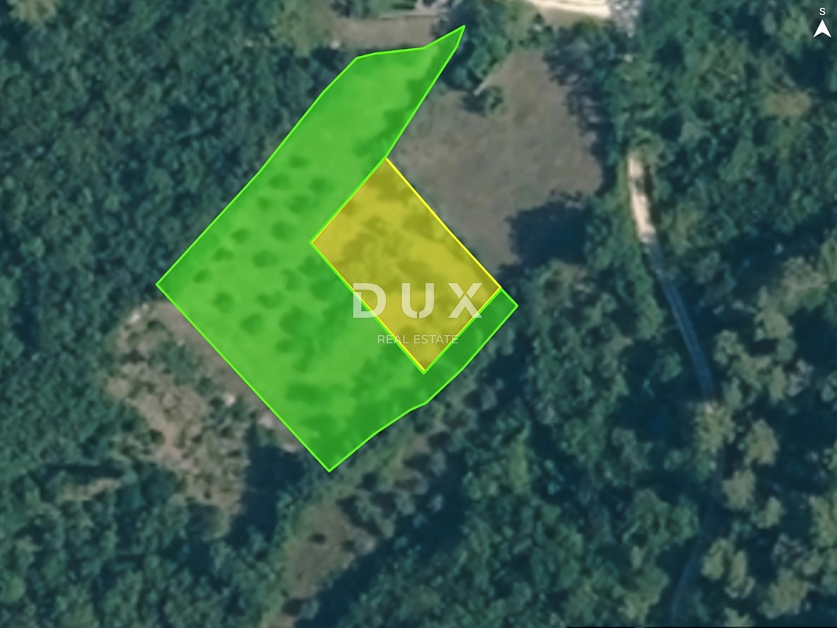 ISTRIA, MARČANA - Ampio terreno ai margini del villaggio