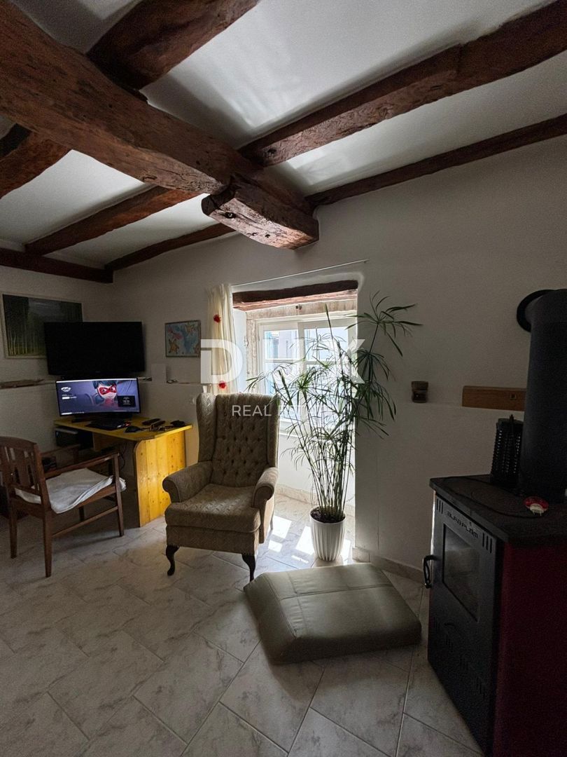 ISTRIA, KANFANAR - Bella casa istriana + 490 m2 di terreno edificabile!