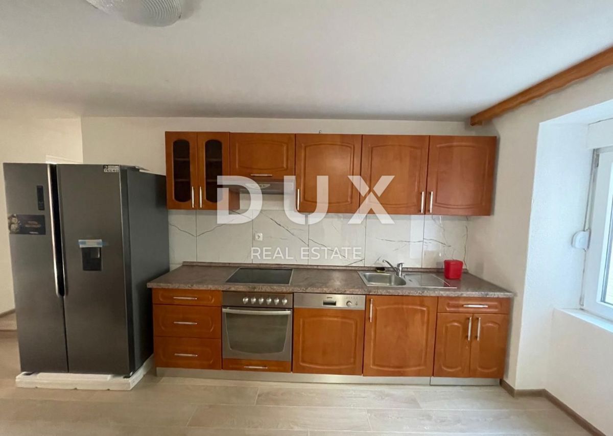 RIJEKA, CENTRO - Spazioso appartamento 4 camere da letto + soggiorno, 117 m², completamente ristrutturato