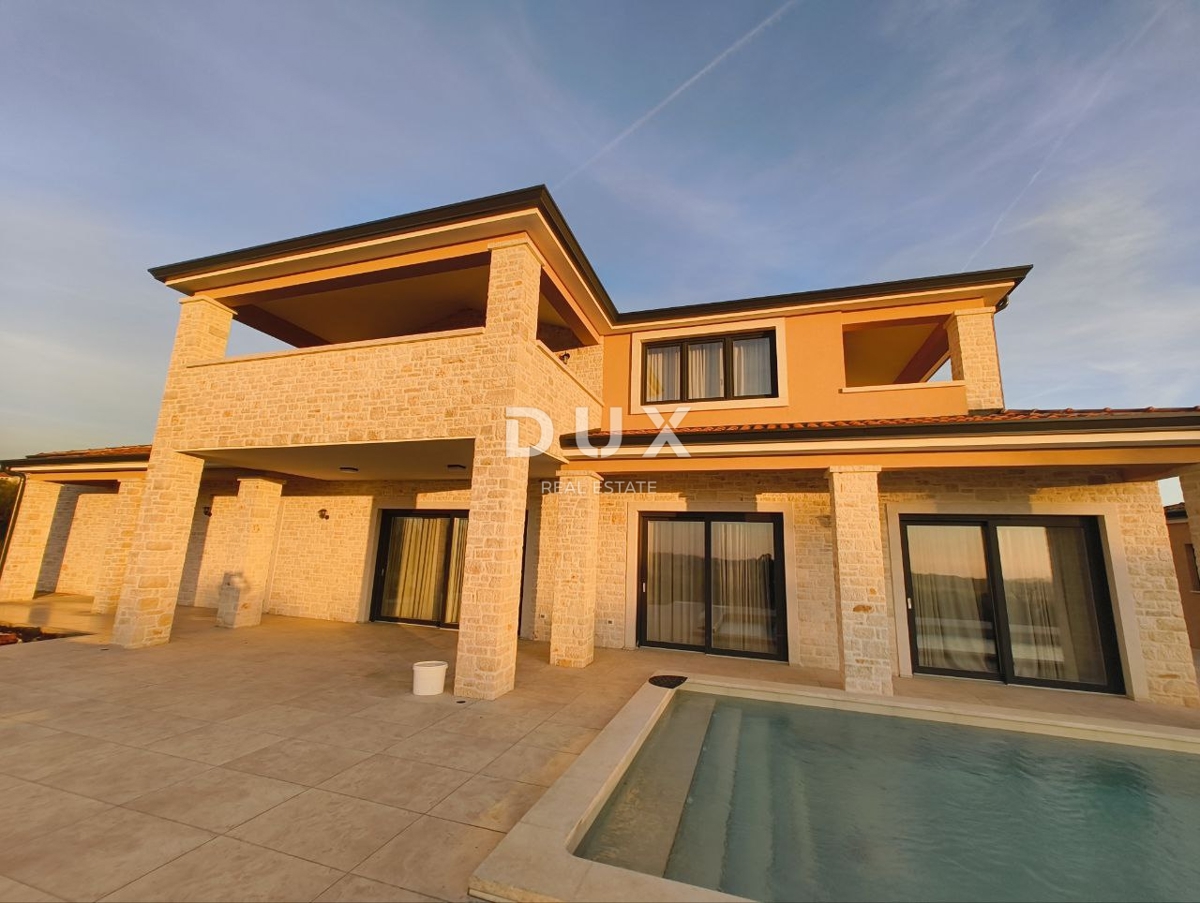 ISTRIA, KAŠTELIR - Affascinante villa in pietra con vista panoramica sul mare