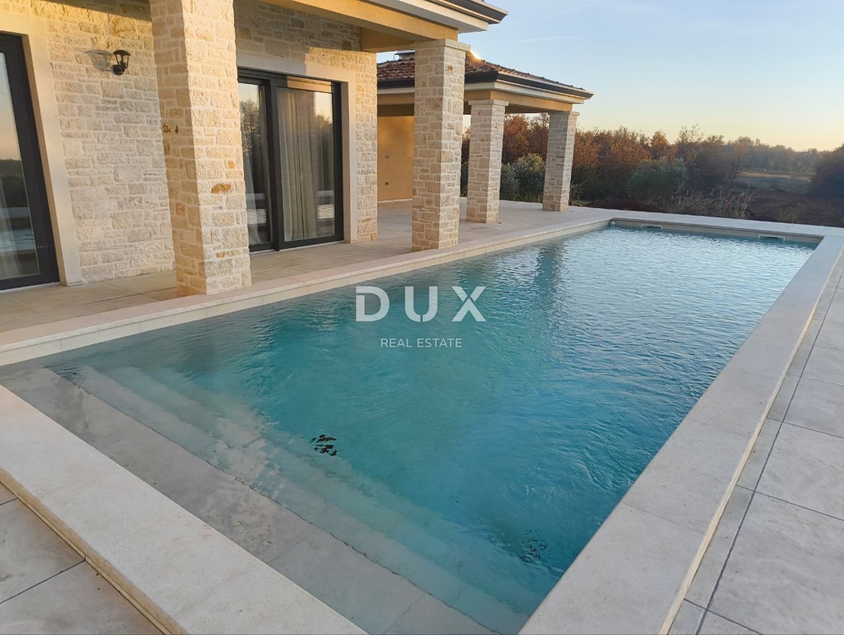 ISTRIA, KAŠTELIR - Affascinante villa in pietra con vista panoramica sul mare