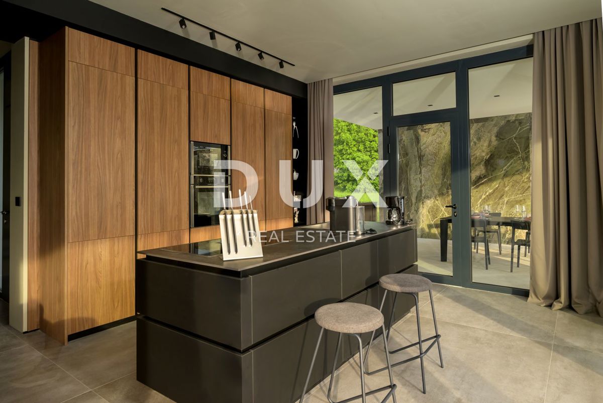 ISTRIA, GROŽNJAN - Villa di design di nuova costruzione con completa privacy, immersa nel verde con una splendida vista