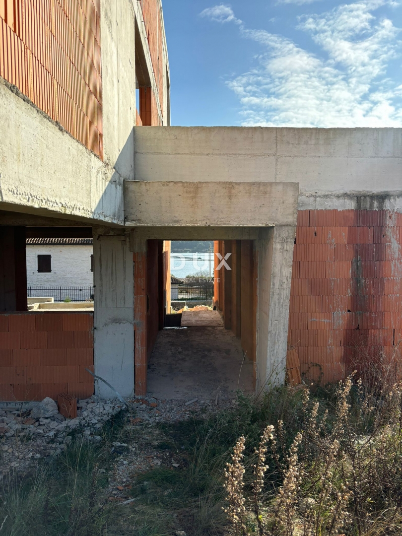 ISTRIA, MEDOLINO - Il tuo sogno al mare! Casa bifamiliare con vista mare da tutti i piani, ROH BAU, ESCLUSIVA!
