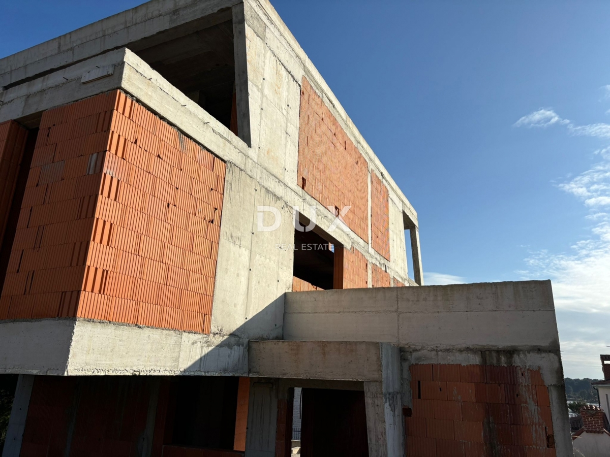ISTRIA, MEDOLINO - Il tuo sogno al mare! Casa bifamiliare con vista mare da tutti i piani, ROH BAU, ESCLUSIVA!