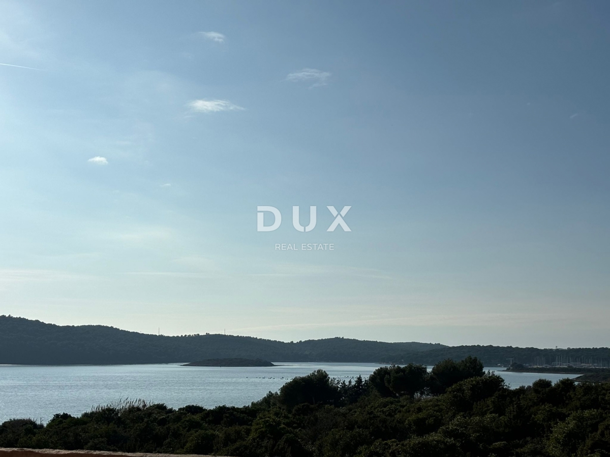 ISTRIA, MEDOLINO - Il tuo sogno al mare! Casa bifamiliare con vista mare da tutti i piani, ROH BAU, ESCLUSIVA!