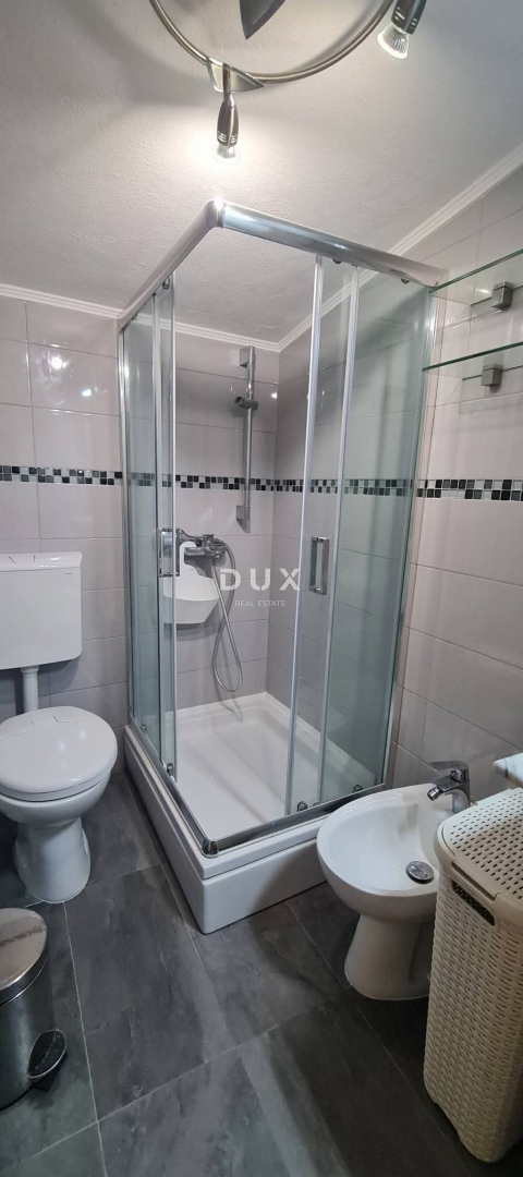 CRIKVENICA, SELCE - casa nel centro della città, a soli 280 metri dal mare