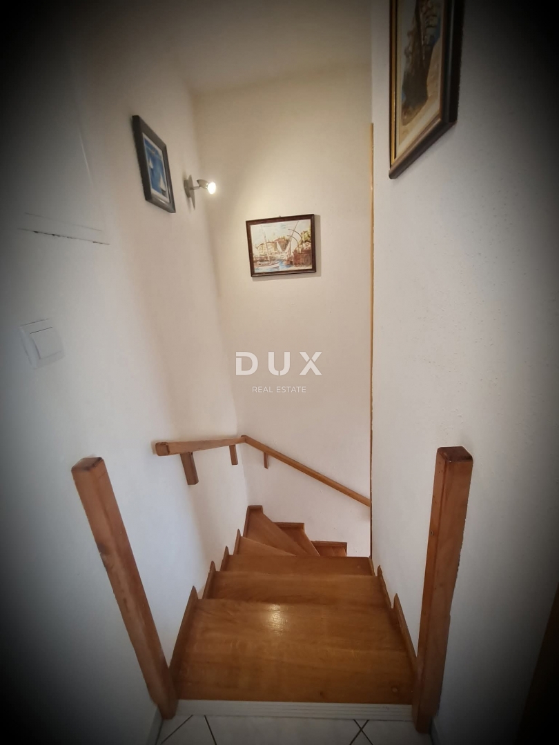 CRIKVENICA, SELCE - casa nel centro della città, a soli 280 metri dal mare