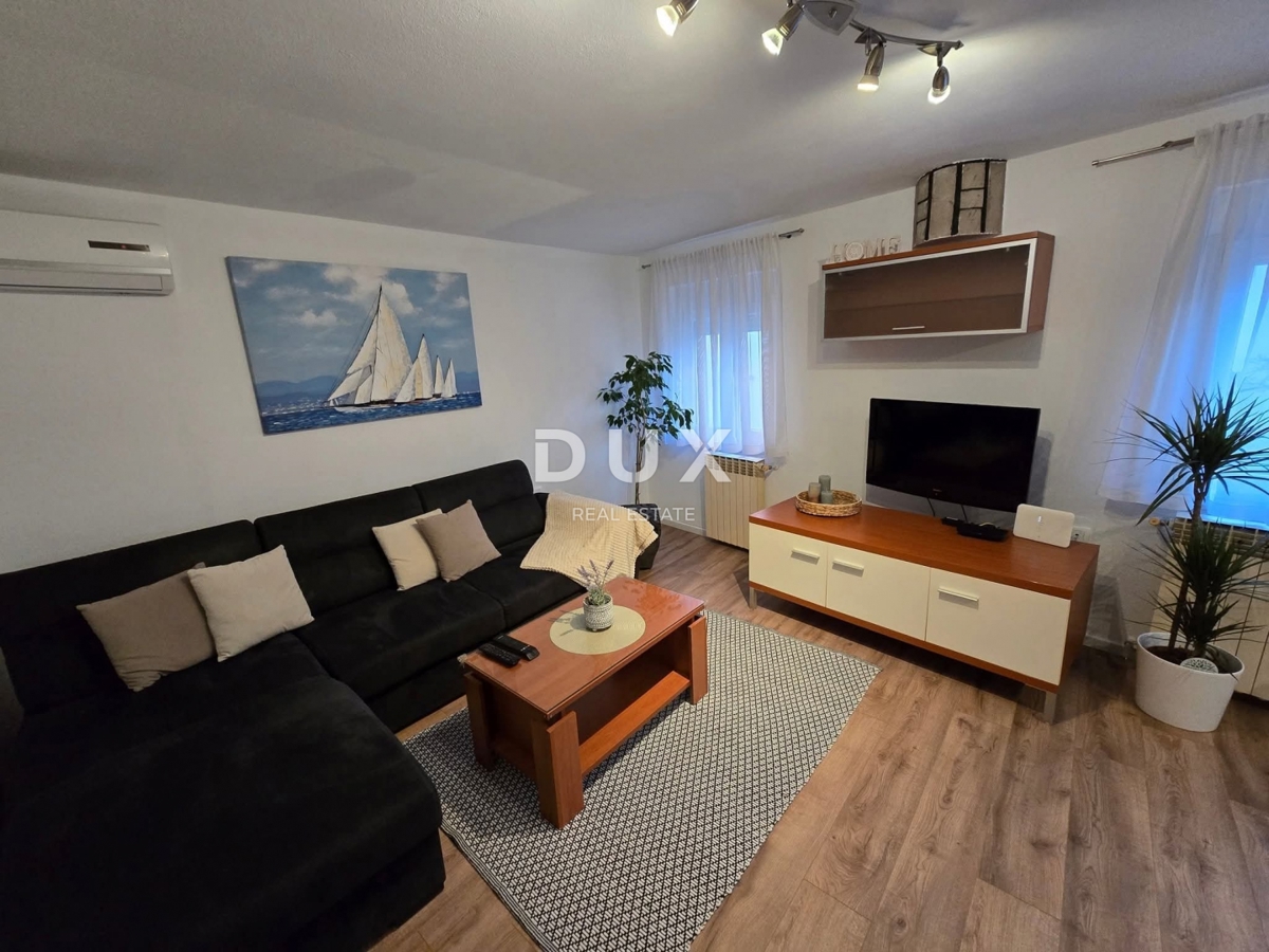 CRIKVENICA, SELCE - casa nel centro della città, a soli 280 metri dal mare