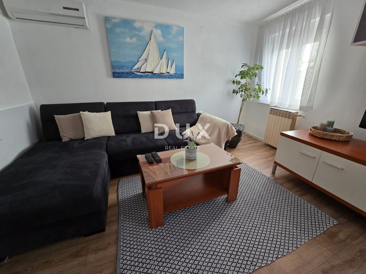 CRIKVENICA, SELCE - casa nel centro della città, a soli 280 metri dal mare