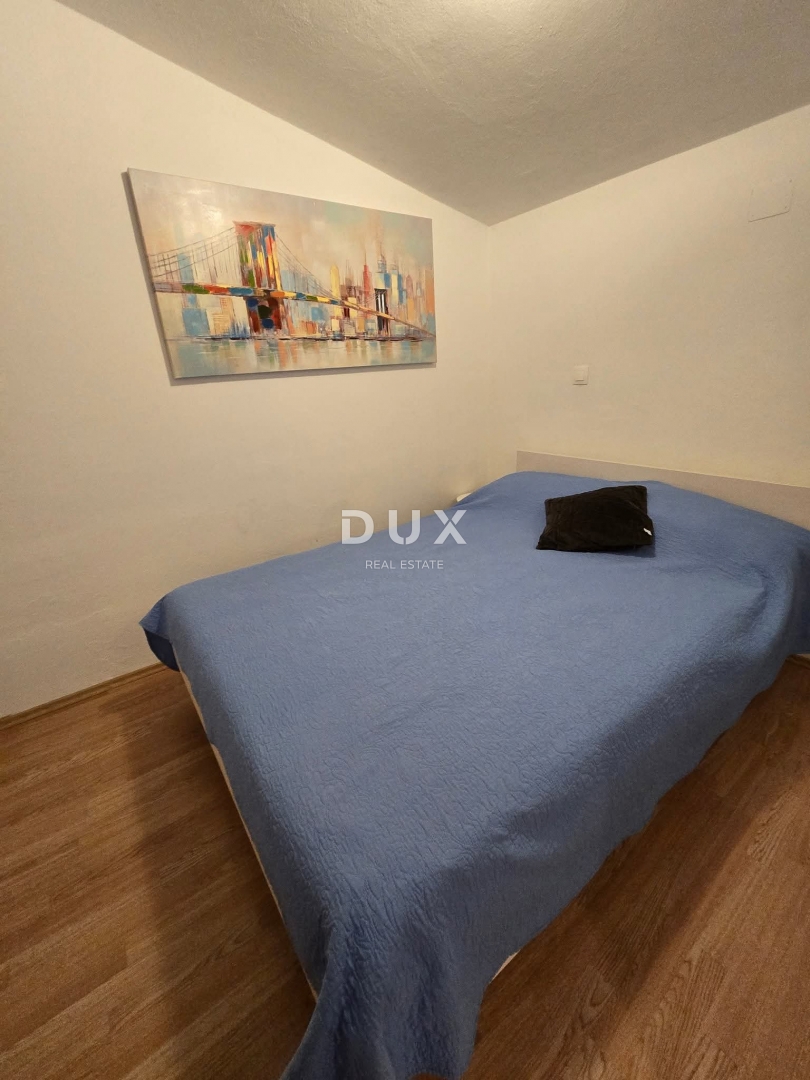 CRIKVENICA, SELCE - casa nel centro della città, a soli 280 metri dal mare