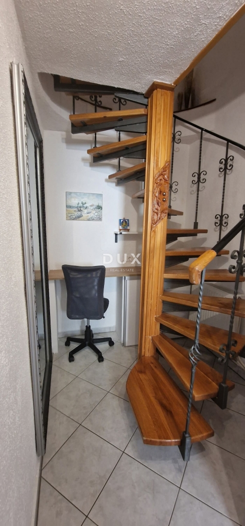 CRIKVENICA, SELCE - casa nel centro della città, a soli 280 metri dal mare